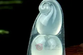 你一定不知道，翡翠中还有个冰翠！(玉石知识)