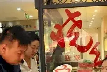 为啥拍卖会上的和田玉籽料动辄上百万，你手里的料子零头都不到？(玉石行情)